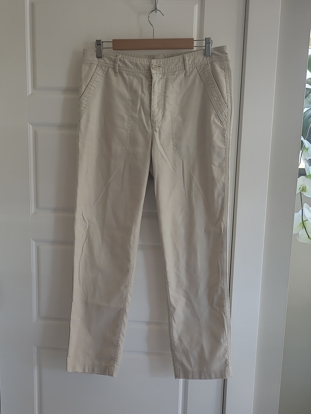Eddie Bauer Casual Chino Style Pants. Size 8
